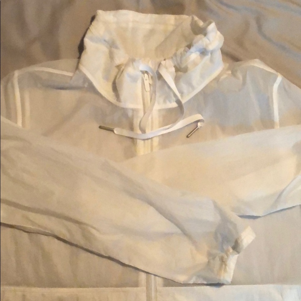 Lululemon white wind breaker. Light weight jacket.